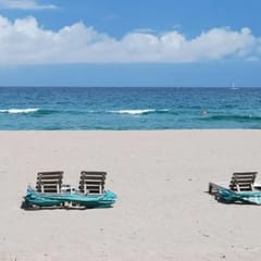 Oceanfront Condo on the Shores of Palm Beaches - Coastal Dawn